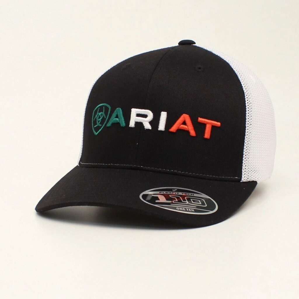 A black and white hat with the word " ariat ".